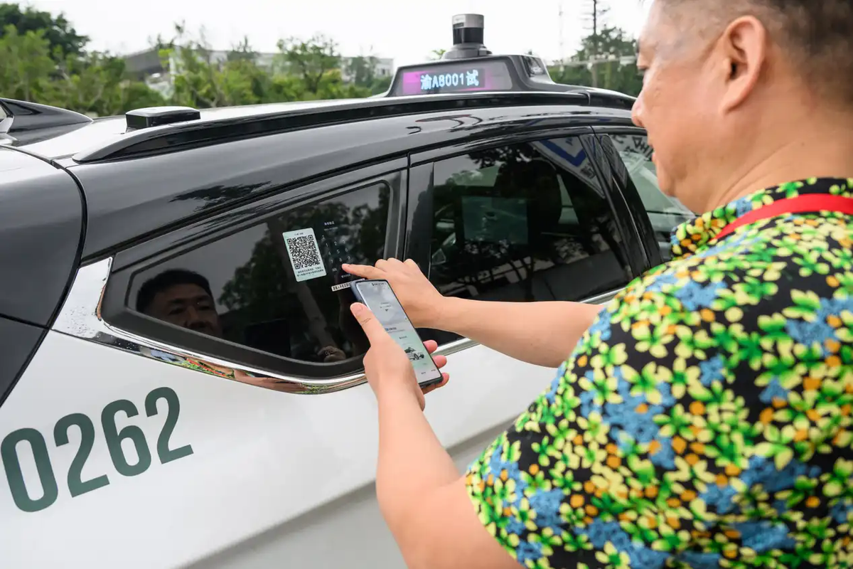 Baidu Wins Dubai’s First Fully Driverless Vehicle Permit