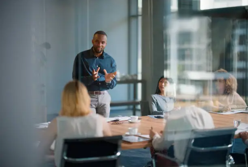 Presight Selects 12 Startups for Global AI Accelerator